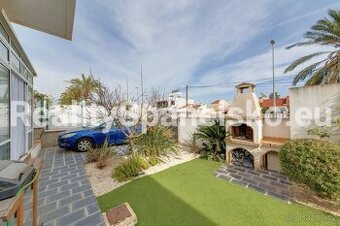 Prostorný rohový dům 3+kk v Mil Palmeras – jižní orientace - 1