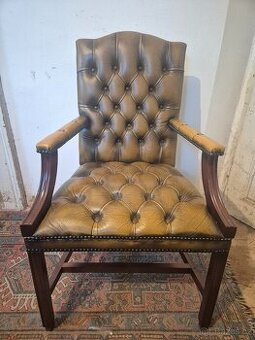 KŘESLO K PSACÍMU STOLU - CHESTERFIELD ( GAINSBOROUGH CARVER