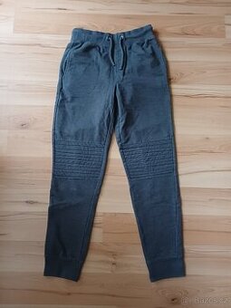 Chlapecké tepláky, vel. 152/158