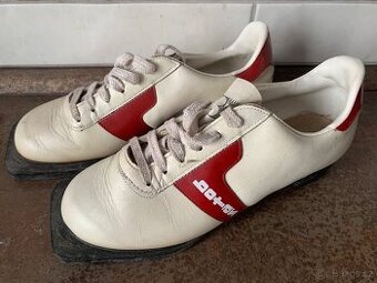 Retro boty na běžky BOTAS, 40/41, stélka 25 cm