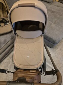 Nový nepoužitý kočárek Venicci Upline 2 SE Powder