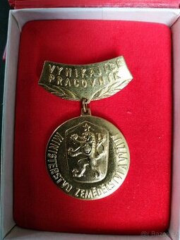 Pamětní medaile - „Vynikající pracovník"