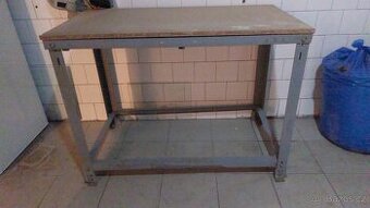 Pracovní stůl-ponk