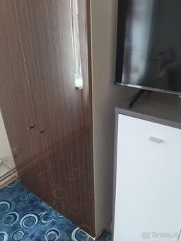 Gauč křeslo a skříň