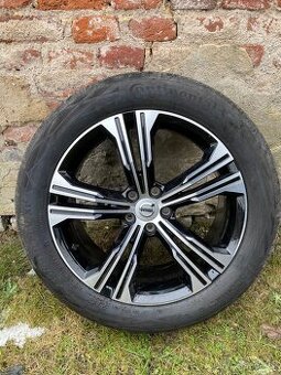 Originální ALU sada Volvo XC40 – 235/50 R19 Continental