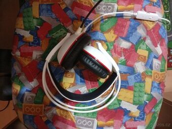 Prodám sluchátka asus drátové