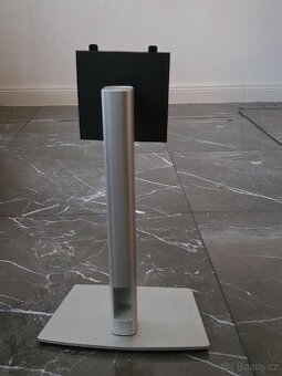 Stojan k Dell P2423DE