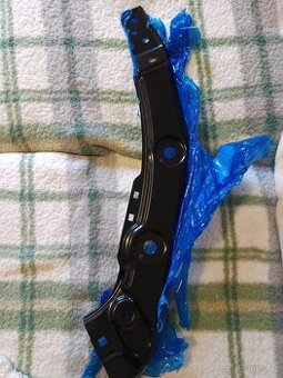 Ve Sharan,Seat Alhambra - držák horní předního světla