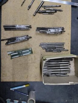 Výstružníky/výhrubníky