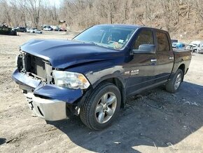 Dodge Ram 5.7 4x4  2013  lehce bourane 