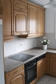 Kuchyňská linka rustikální  Rohová