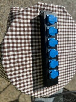 6 x  zasuvkovy rozvadec proudu