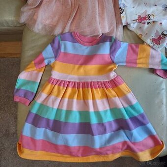 Mix oblečení pro holčičku 116 apod.