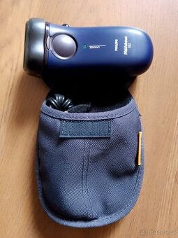 Holící strojek Philips