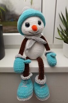 Ručně háčkovaný sněhulák