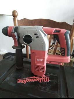 Vrtací kladivo Milwaukee V28HX