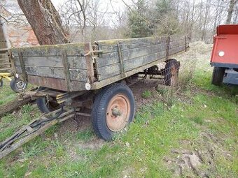 Prodám vůz v dezolátním stavu.