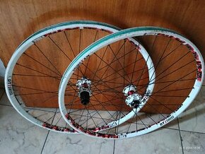 DT Swiss kola EX1750 naboje 240s DiRT pumptrack 20x110