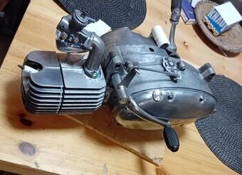 MOTOR JAWA 50/21 SPORT PO PROFESIONÁLNÍ GENERÁLNÍ OPRAVĚ