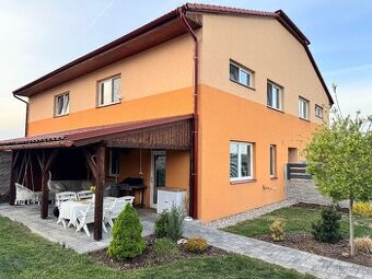 Prodej mezonetového bytu 3+kk se zahradou a garáží