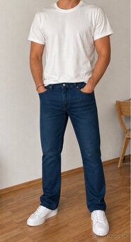 Dziny Wrangler W40/L32(pro urostlé muže pas 110-120cm)