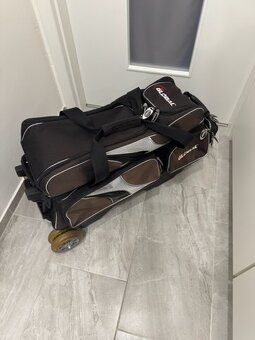 Vak na bowling Global, pro tři koule, výborný stav.