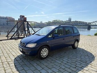 Opel Zafira 1.8 i - 7 míst