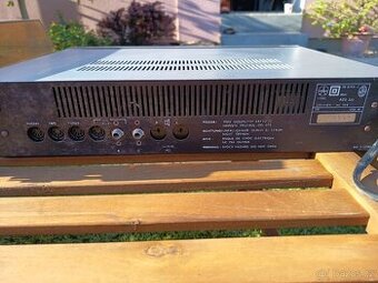 Zesilovač a gramofon - 1