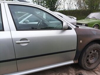 Prodám přední pravý dveře na škoda Octavia 1