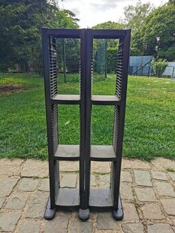 Stojan na 120 CDček