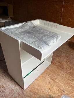 Přebalovací pult IKEA
