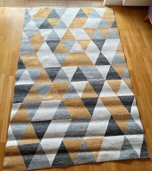 Designový koberec 200 cm x 300 cm
