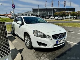 VOLVO V60 2.0 2011