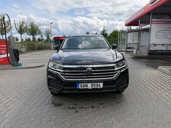 VW Touareg 170kw R.v. 2021 zvednuto na 247kw Nádherný kousek