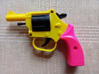 Retro dětská plastová pistolka KDN (Kaden)