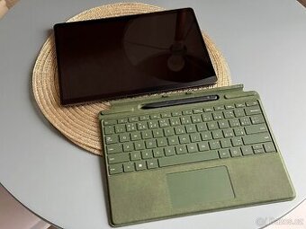 Microsoft Surface 8 Pro I5, 8GB RAM, 256 GB/klávesnice/pen
