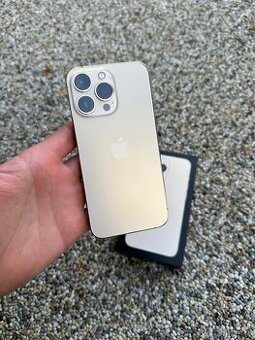 iPhone 13 pro - baterie 100%