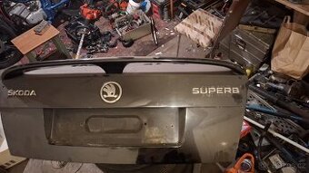 Škoda Superb 1 víko kufru