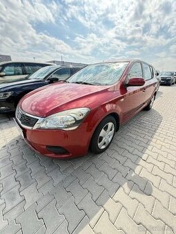 KIA CEE´D 1.4i 16v 66kw r.10 GARANCE KM, PĚKNÁ, TOP CENA
