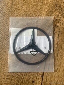 Mercedes benz logo na zadní dveře