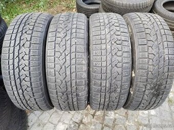 235/60/18 zimní pneu KUMHO 235/60 R18