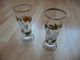 2 ks starožitné skleněné poháry s motivem víno