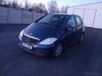 Mercedes Benz A 1,5 benzín , vyhřívaná sedadla