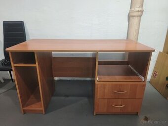 Počítačový a psací stůl v jednom