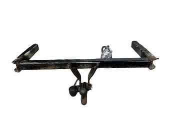 Tažné zařízení pevné Audi Q5 8R r.v. 2010