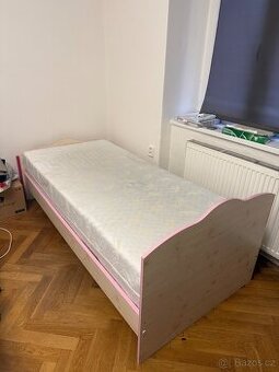 Postel 90x200, lamelový rošt, matrace