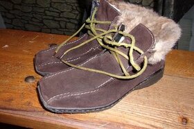 Zimní boty č. 37 - stélka 23 cm