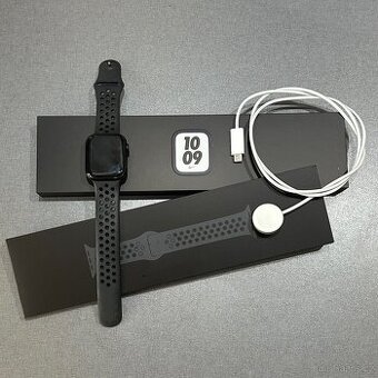 Apple Watch 7 45mm Nike
