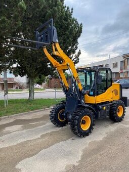Kolový nakladač TH920