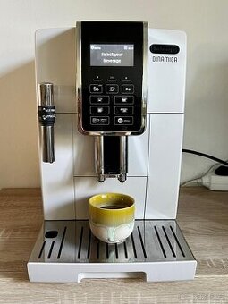 Delonghi Dinamica plnoautomatický kávovar s LCD displejem